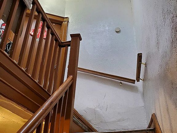 5th image of 93-38 43rd Ave #6FAM
