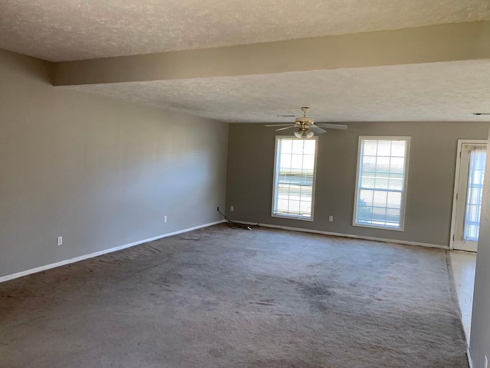2nd image of 3439 Craigmont Cir