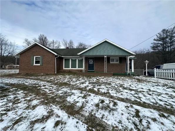 8754 N Rokeby Dr NW, McConnelsville, OH 43756