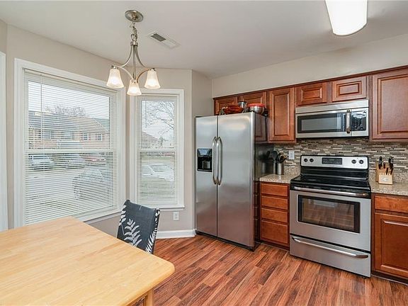 4th image of 331 Paxford Dr