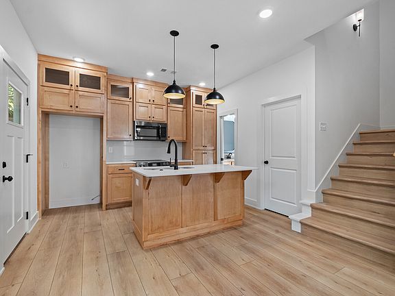 5th image of 524 S Willow Ave #3