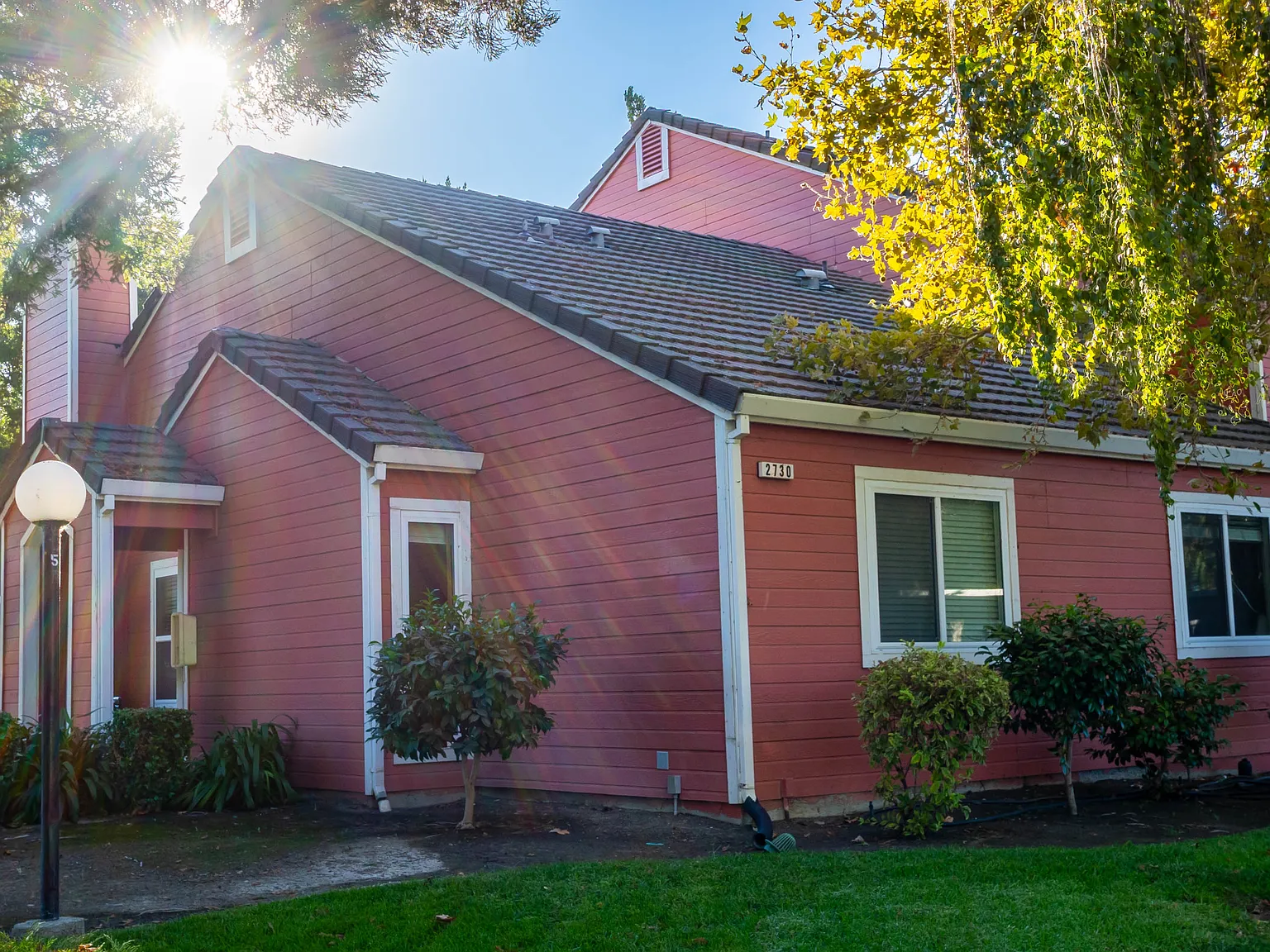 3 bed, 1052 sqft, $2,825 — Photo 4