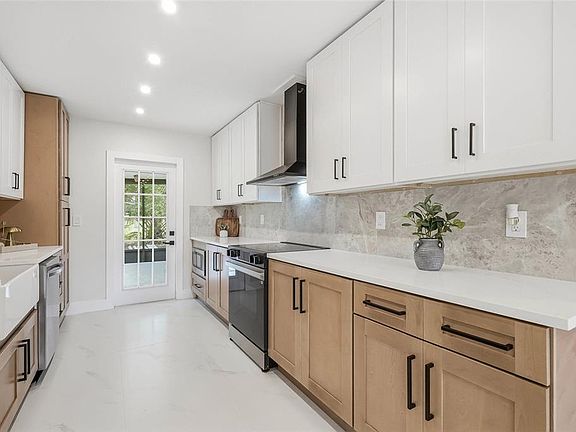 5th image of 8118 TANGLEWOOD LANE