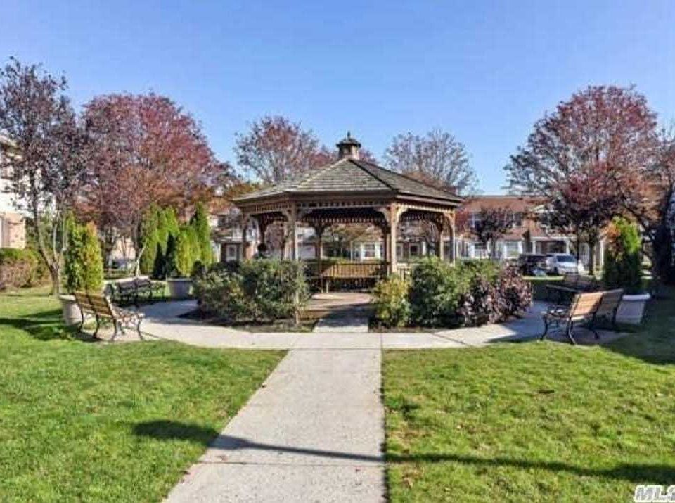 1st image of 82-47 Country Pointe Cir