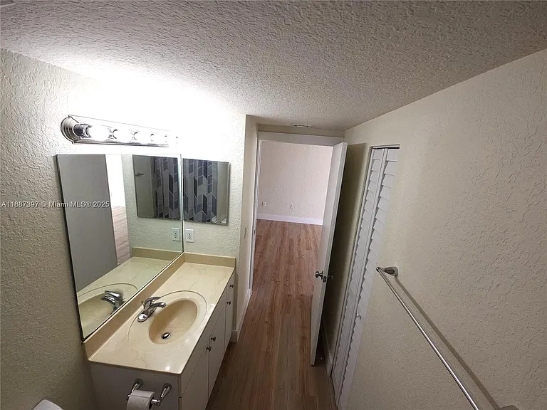 437 SW 7th St #201 — Photo 14