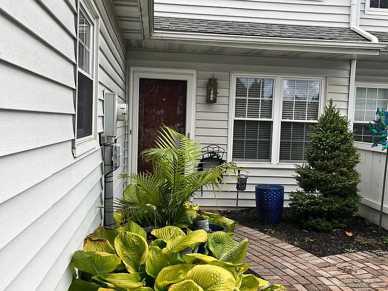 106 Spring Ridge Ct — Photo 1