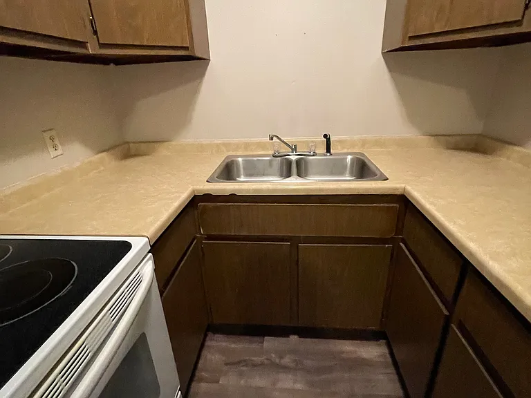 1438 Maricopa Dr #F — Photo 4