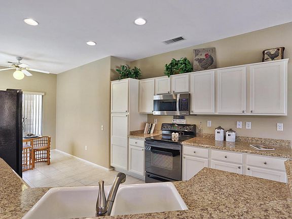 3rd image of 15876 W Arrowhead Dr