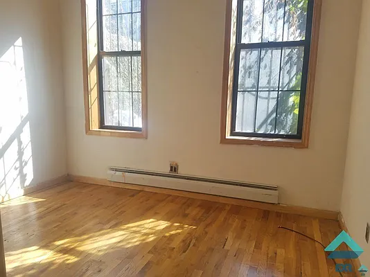 Rented by EXR | media 13