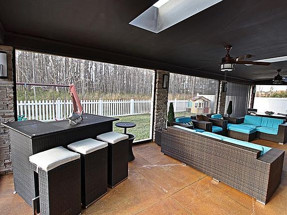 2nd image of 2725 Eagle Cliff Dr