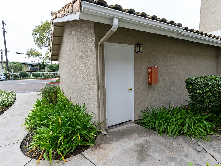 1304 Palomar Pl #1 — Photo 21