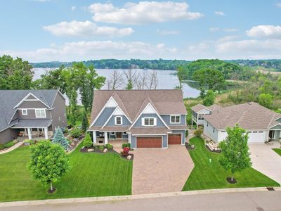2468 Woods Dr, Victoria, MN, 55386