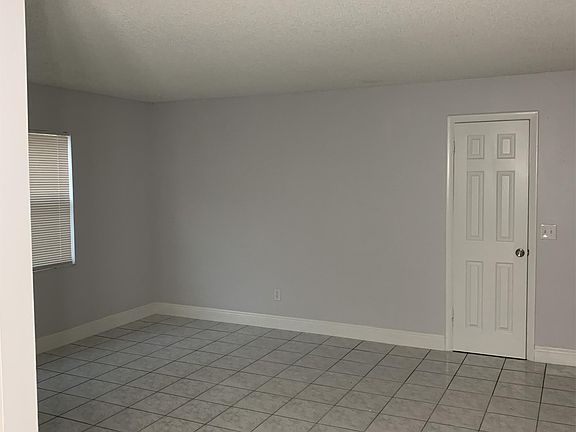 4th image of 4496 Canna Dr