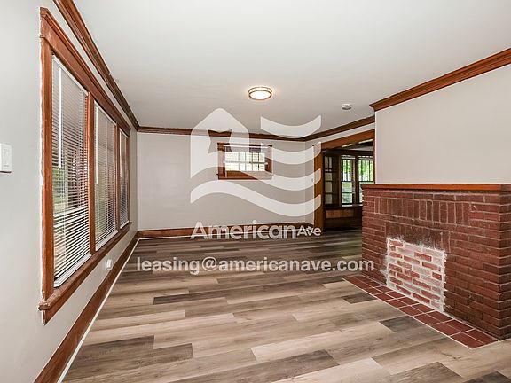 842891_002_wm_-_living_room_13100509.jpg