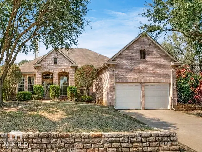 1401 Saint Francis Ln — Photo 1