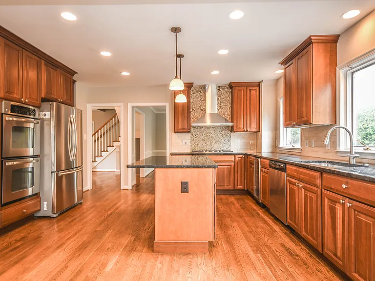 1211 Vinita Ln — Photo 12