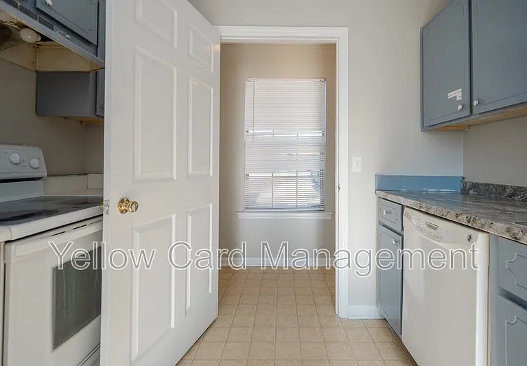 82 Crosby Dr — Photo 10