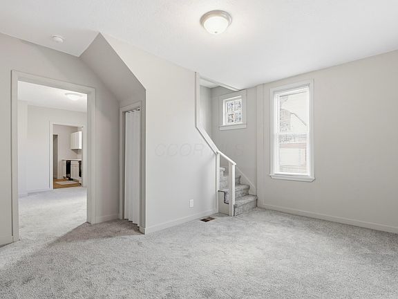 5th image of 604-606 N Roosevelt Ave
