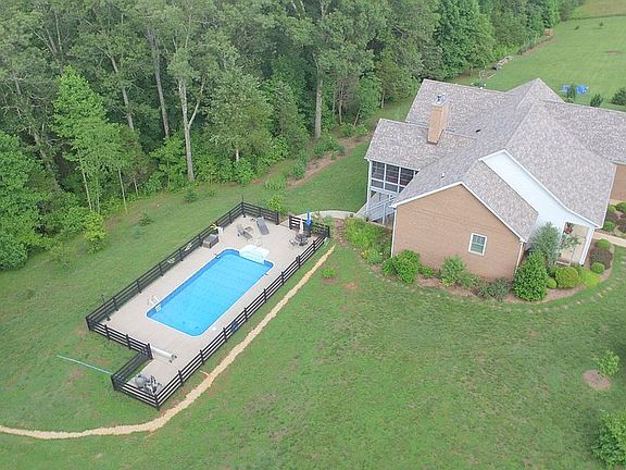 4th image of 429 Larkins Mill Ln