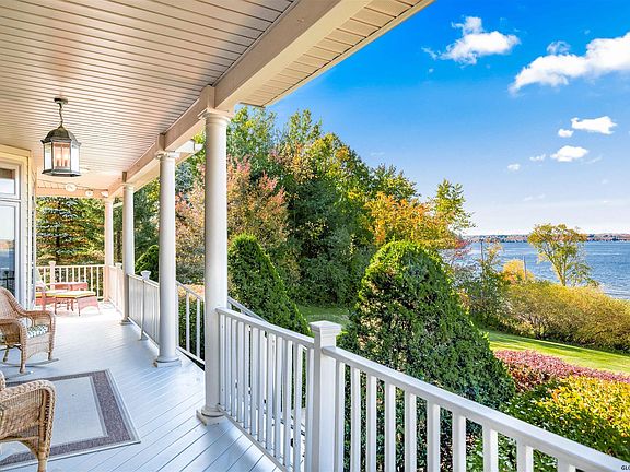 3rd image of 1 Cedar Bluff Ct