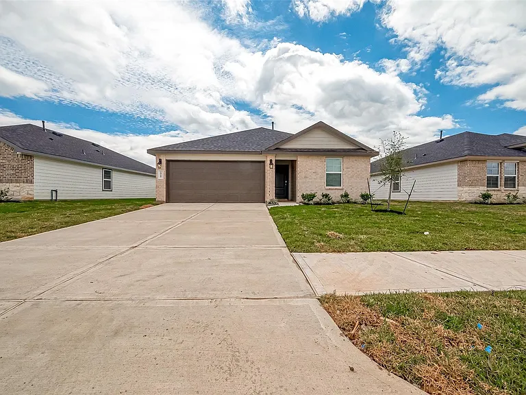 1018 Fringed Bluestar Dr — Photo 2