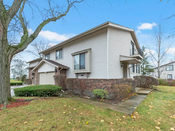 18600 Golfview Dr, Hazel Crest, IL 60429