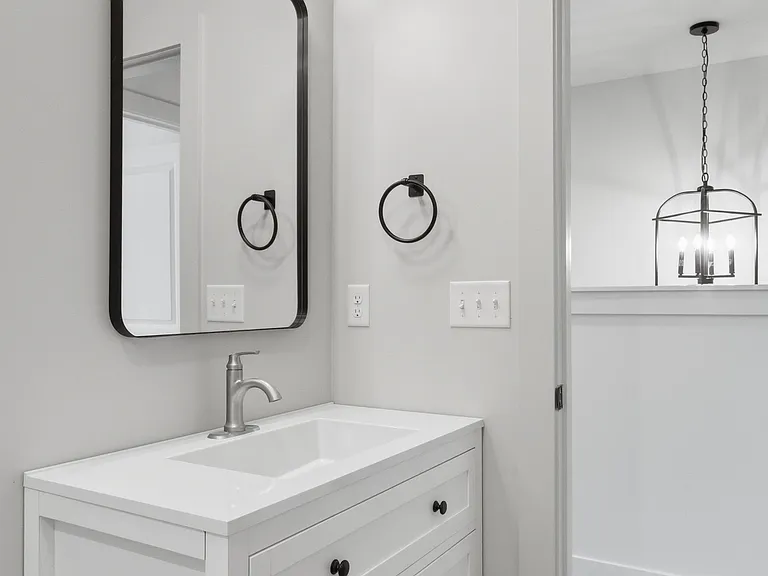 104 Norman Ln #100 — Photo 4