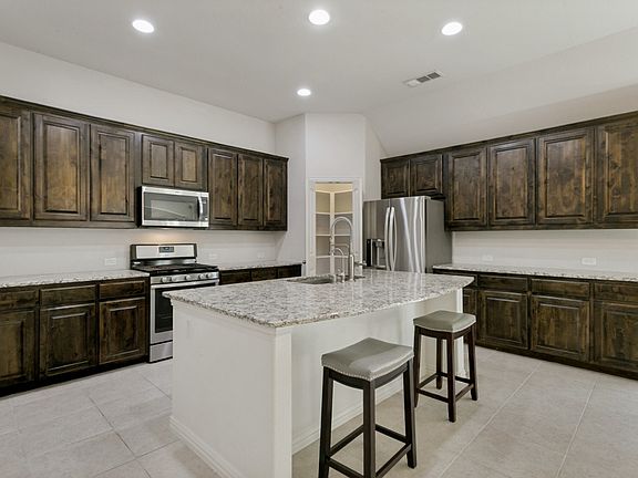 2nd image of 531 Catherine Ln