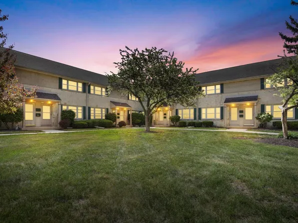 4910 N Shoreland AVENUE, Whitefish Bay, WI 53217