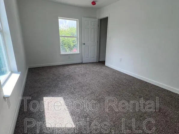 224 W Pyron Ave #B, San Antonio, TX 78214