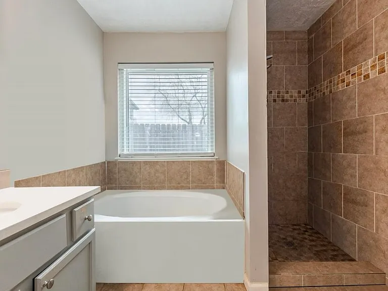 1835 Oak Ridge Dr — Photo 15