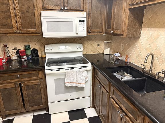 3rd image of 9825 Walnut St APT M207