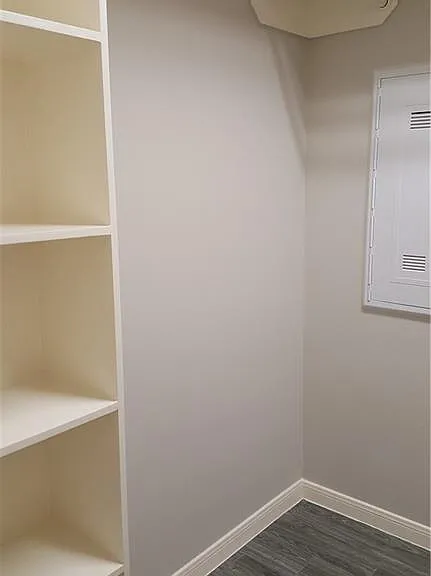 5261 Lost Creek Ln — Photo 10