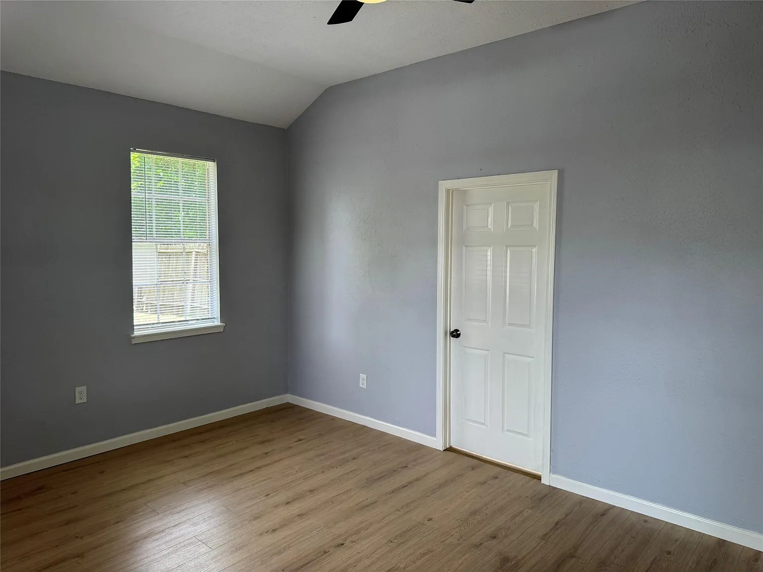 1 bed, 1.0 bath, 825 sqft, $1,275 — Photo 4