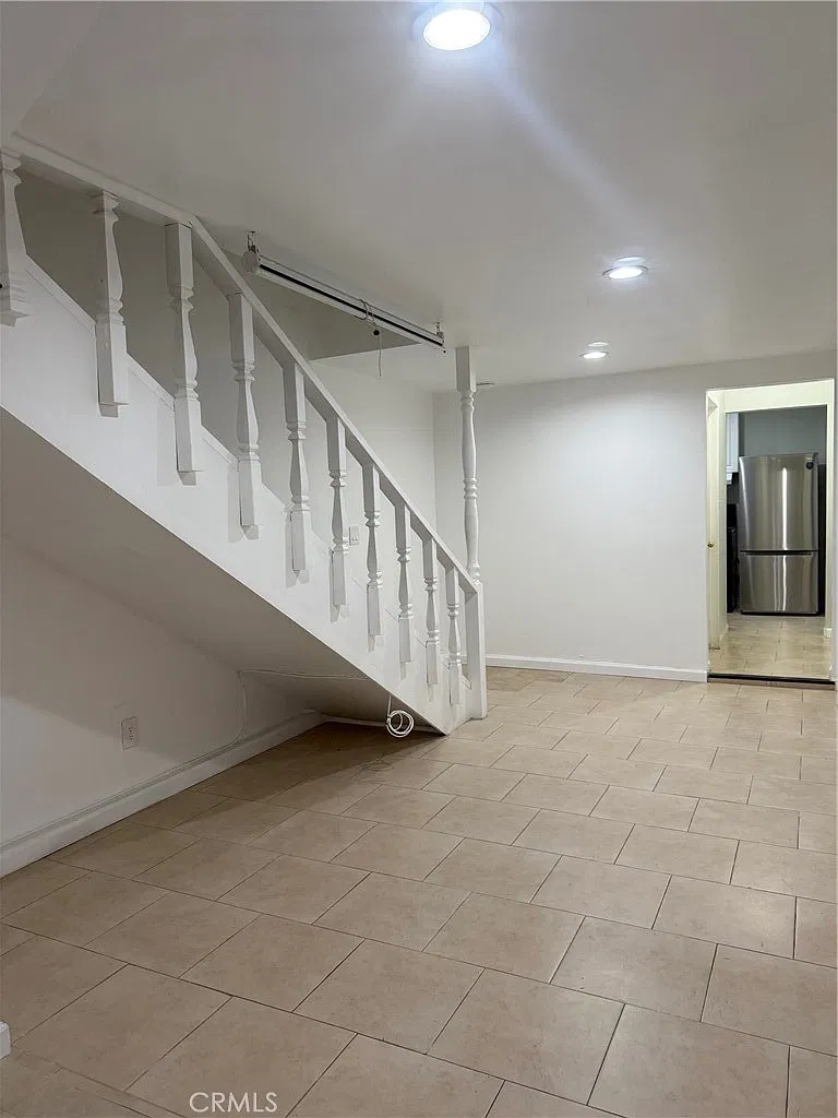 2 bed, 650 sqft, $2,400 — Photo 4