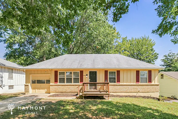 3 bed, 1.5 bath, 1029 sqft, $1,595 — Photo 1