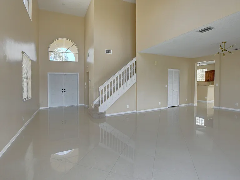 11073 Harbour Springs Cir — Photo 29