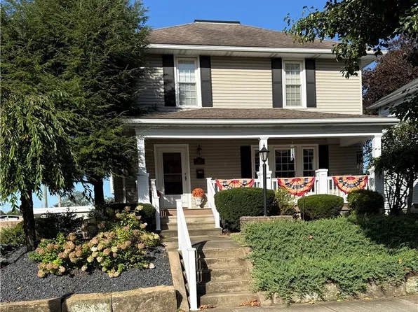 492 S River St, Newcomerstown, OH 43832
