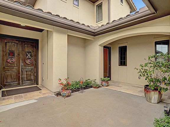 5th image of 622 Appia Dr