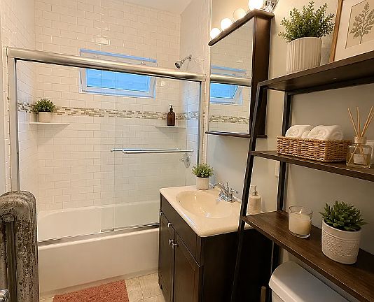 2nd image of 21 Berwick Rd #3C