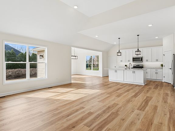 2nd image of 1142 Kate Dr