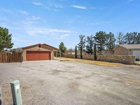 3rd image of 912 Lark Pl