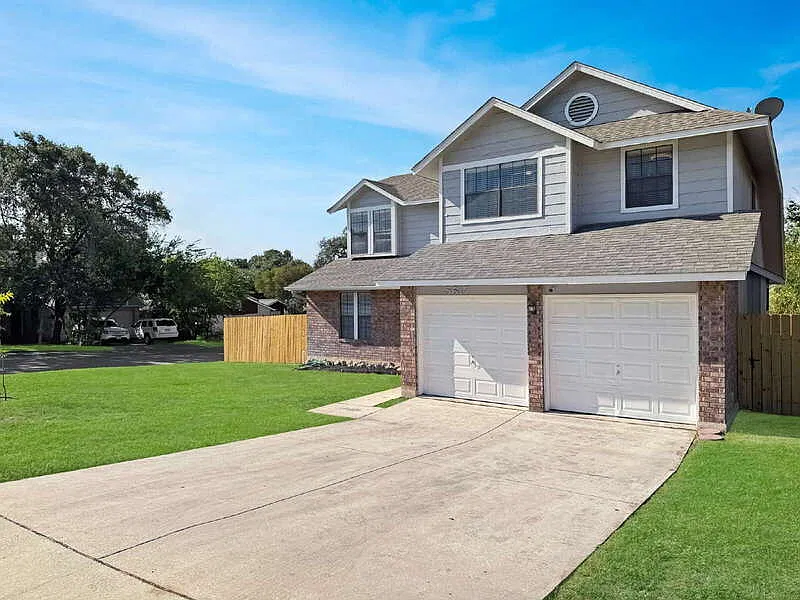 4 bed, 2.5 bath, 1967 sqft, $1,895 — Photo 4