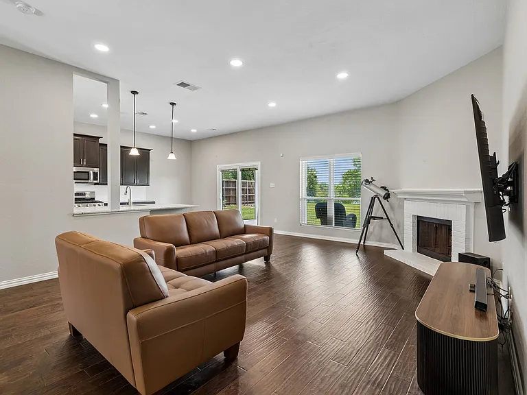 332 Hardwicke Ln — Photo 6