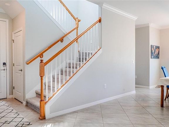 3rd image of 2429 Fallglo ST