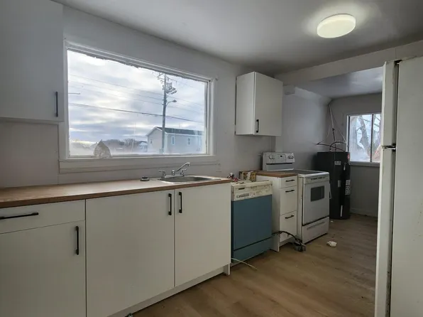 23 6th St, Glace Bay, NS B1A 4J8