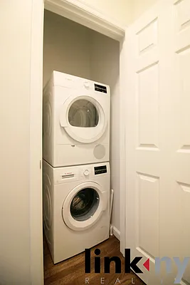 Rented by Link NY Realty | media 25