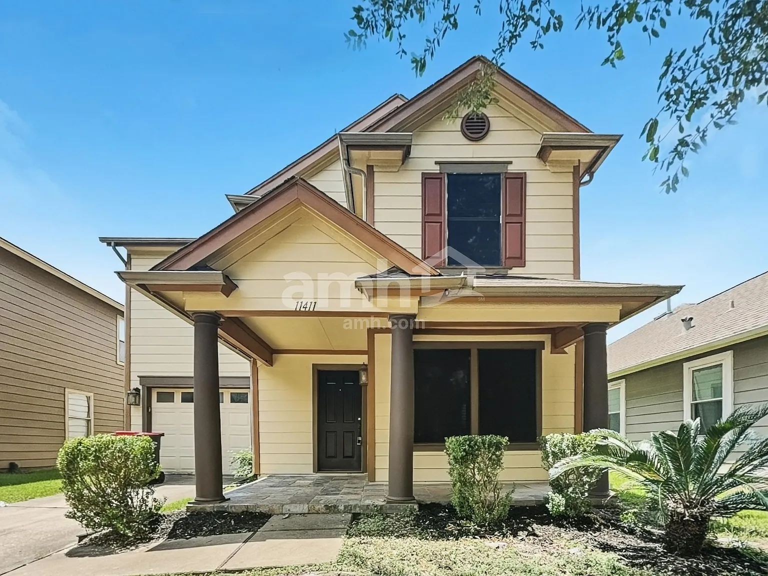 3 bed, 2.5 bath, 1933 sqft, $1,915 — Photo 1