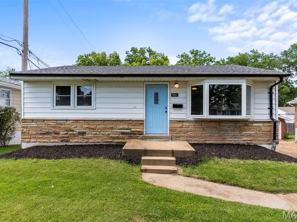 7821 Clymer Dr, Saint Louis, MO 63123