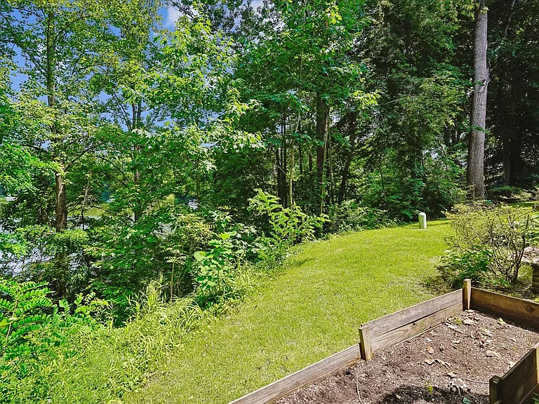 15748 Widewater Dr — Photo 29